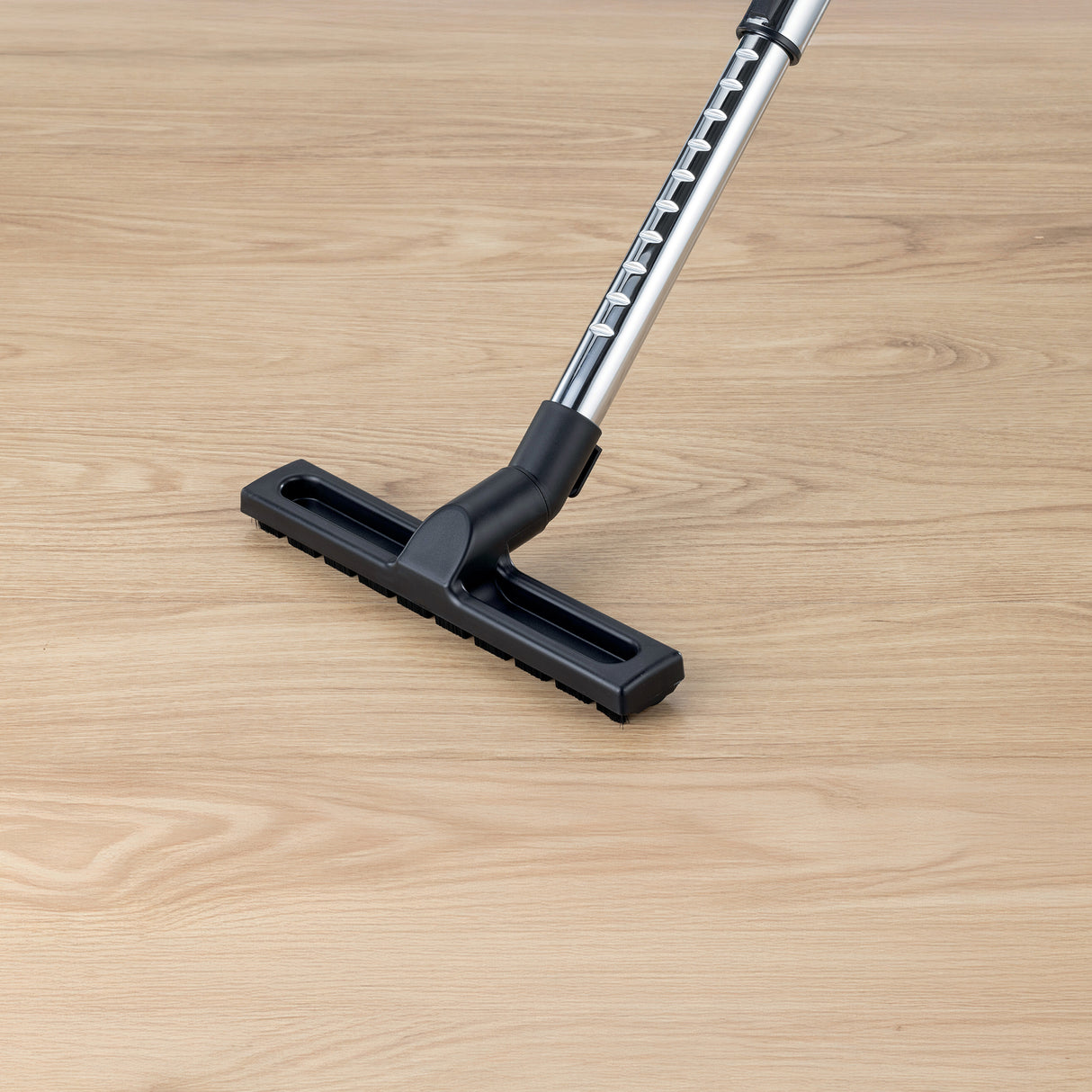 Kenwood - High - Power Bagless Cyclonic Vacuum Cleaner with Parquet Brush Attachment Black/Red - VBP75.000BR - Kenwood South Africa
