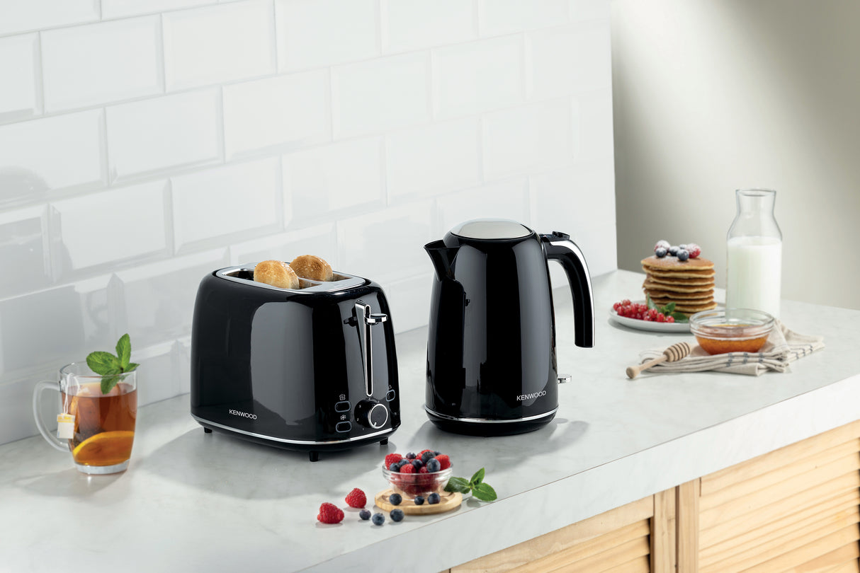 Kenwood - Eterna Plastic Kettle Glossy Black - ZJP31.000BK
