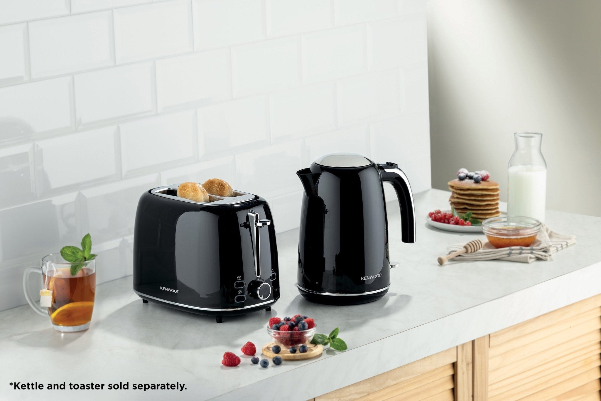 Kenwood - Eterna Plastic 2 Slice Toaster Glossy Black - TCP31